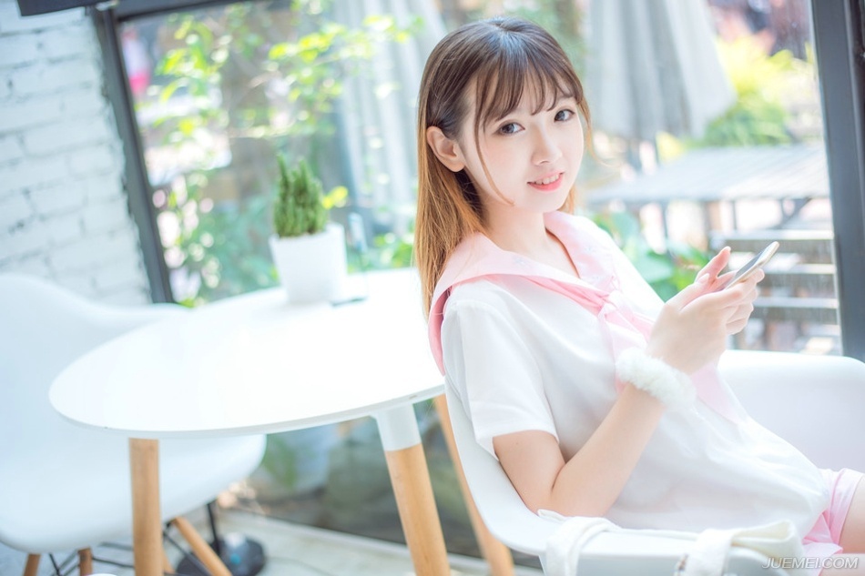 “告诉各营战士，莫要抵抗，不会有事的。”孟达淡然道。